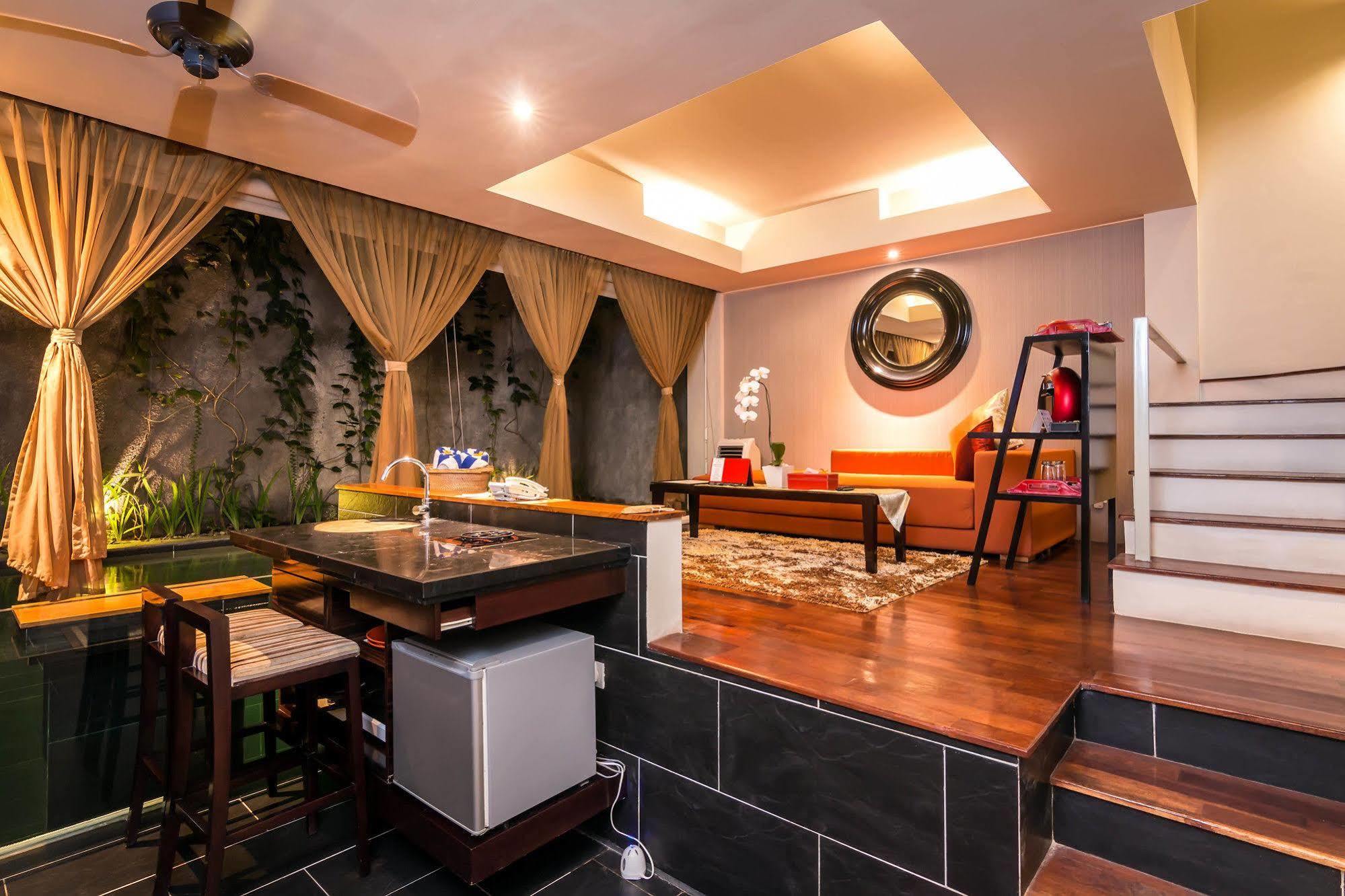 18 Loft At Kuta Resor 4*