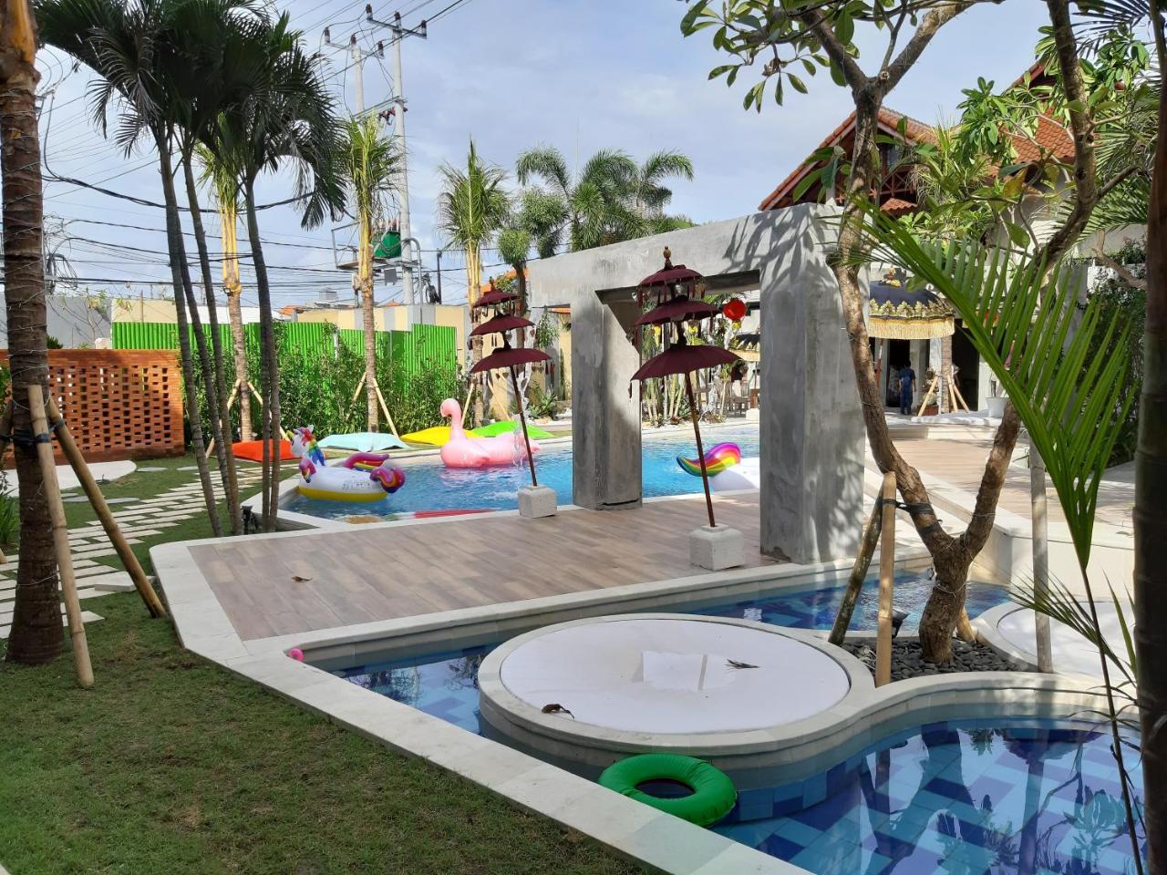 Resor 18 Loft At Kuta 4*